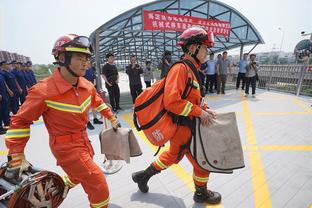 邮报：纽卡考虑6000万镑引进狼队边锋内托，利物浦也有兴趣