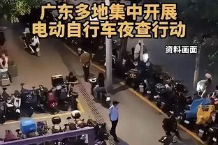 2球领先被新加坡逼平！国足谢场遭现场球迷怒骂：SB！丢人现眼！